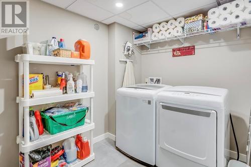 431 Okaview Road, Kelowna, BC - Indoor Photo Showing Laundry Room