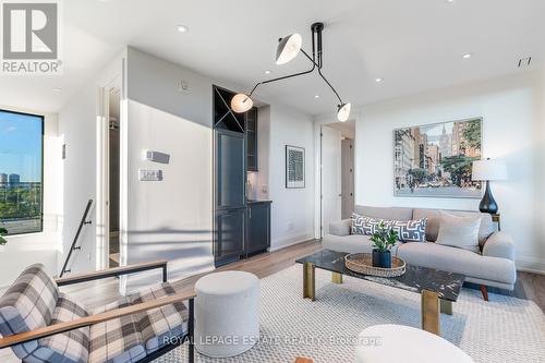 Ph 1 - 365 Beech Avenue, Toronto, ON - Indoor Photo Showing Living Room