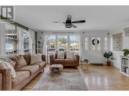 9742 Blackwater Road, Prince George, BC - Indoor Photo Showing Living Room