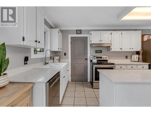 9742 Blackwater Road, Prince George, BC - Indoor Photo Showing Kitchen