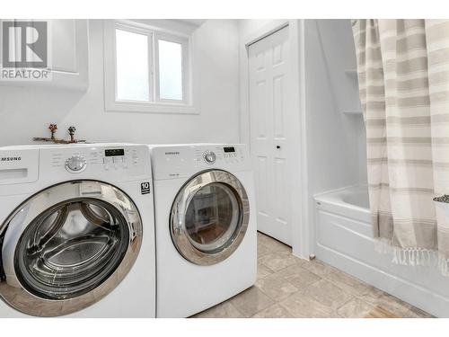 447 Ewert Street, Prince George, BC - Indoor Photo Showing Laundry Room