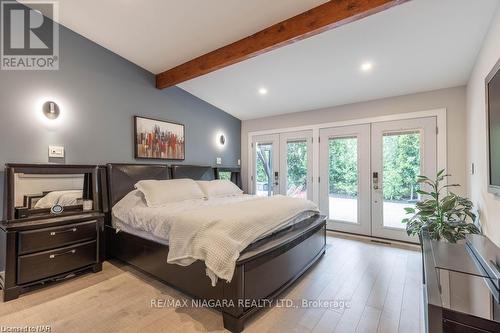 2 Mallette Crescent, Niagara-On-The-Lake, ON - Indoor Photo Showing Bedroom