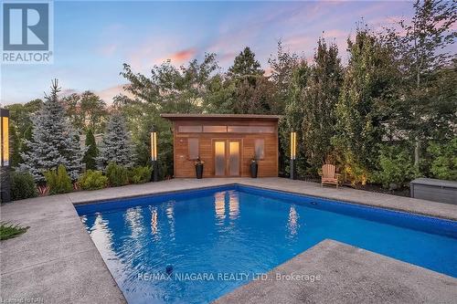 2 Mallette Crescent, Niagara-On-The-Lake, ON - Outdoor With In Ground Pool With Backyard