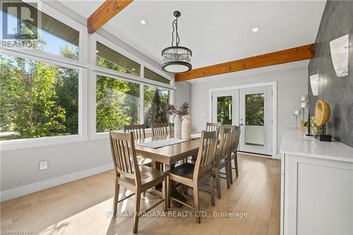 2 Mallette Crescent, Niagara-On-The-Lake, ON - Indoor Photo Showing Dining Room