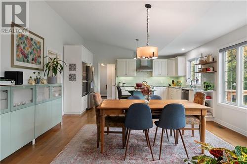 135 Oak Lane, Perth, ON - Indoor Photo Showing Dining Room