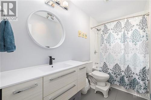 925 Elsett Drive, Ottawa, ON - Indoor Photo Showing Bathroom