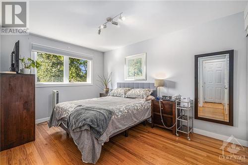 925 Elsett Drive, Ottawa, ON - Indoor Photo Showing Bedroom