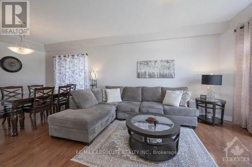 77 Carter Crescent, Arnprior, ON - Indoor Photo Showing Living Room