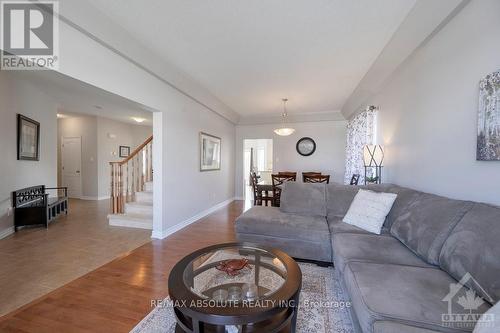 77 Carter Crescent, Arnprior, ON - Indoor Photo Showing Living Room