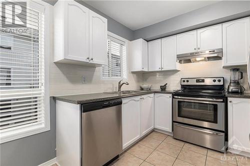 116 Wharhol Private, Ottawa, ON - Indoor Photo Showing Kitchen