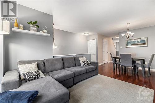 116 Wharhol Private, Ottawa, ON - Indoor Photo Showing Living Room