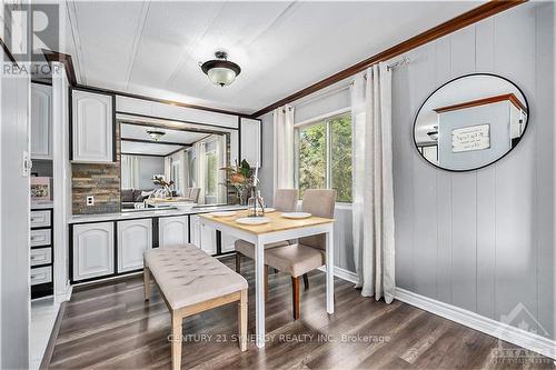 8887 Lynwood Park, Ottawa, ON - Indoor Photo Showing Dining Room