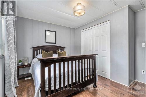 8887 Lynwood Park, Ottawa, ON - Indoor Photo Showing Bedroom