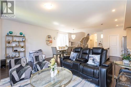 516 Enclave Lane, Clarence-Rockland, ON - Indoor Photo Showing Living Room