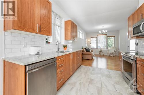 268 Argonaut Circle, Ottawa, ON - Indoor Photo Showing Kitchen