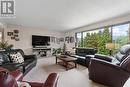 2501 Crestview Road, West Kelowna, BC  - Indoor Photo Showing Living Room 