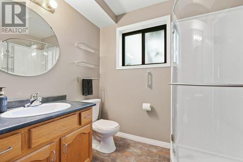 2501 Crestview Road, West Kelowna, BC - Indoor Photo Showing Bathroom