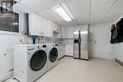 2501 Crestview Road, West Kelowna, BC - Indoor Photo Showing Laundry Room