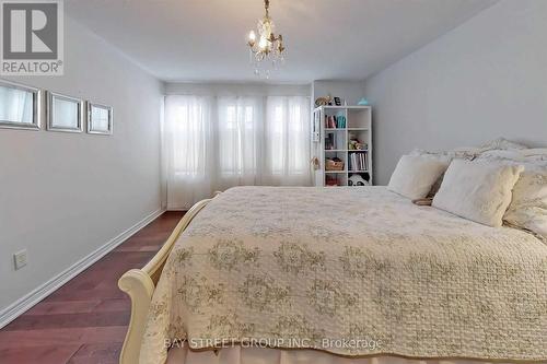 19 Goldlist Drive, Richmond Hill, ON - Indoor Photo Showing Bedroom