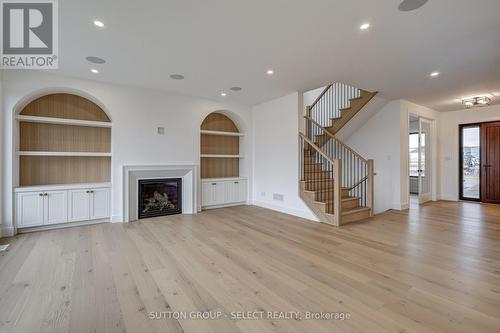 5 Sycamore Road, Southwold (Talbotville), ON - Indoor Photo Showing Living Room With Fireplace