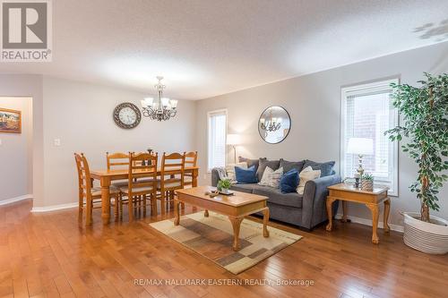 531 Garbutt Terrace, Peterborough (Northcrest), ON - Indoor Photo Showing Living Room