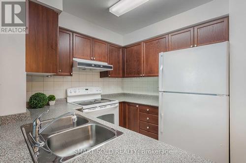 706 - 5508 Yonge Street, Toronto, ON - Indoor Photo Showing Kitchen With Double Sink