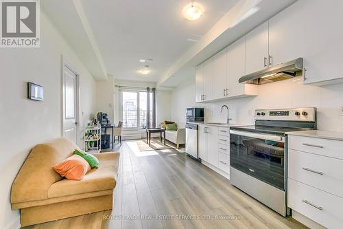 906 - 3200 William Coltson Avenue, Oakville, ON - Indoor Photo Showing Kitchen