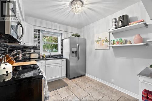 3279 Mckay, Windsor, ON - Indoor Photo Showing Kitchen