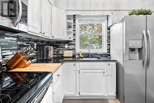 3279 Mckay, Windsor, ON - Indoor Photo Showing Kitchen