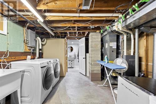 3279 Mckay, Windsor, ON - Indoor Photo Showing Laundry Room