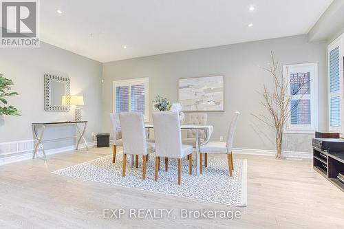 96 Glenmeadow Crescent, Hamilton, ON - Indoor Photo Showing Dining Room