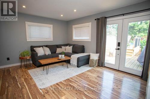 59 Lansdowne Avenue, Brantford, ON - Indoor Photo Showing Living Room