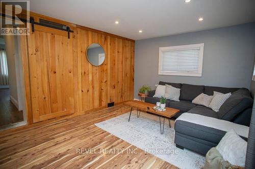 59 Lansdowne Avenue, Brantford, ON - Indoor Photo Showing Living Room