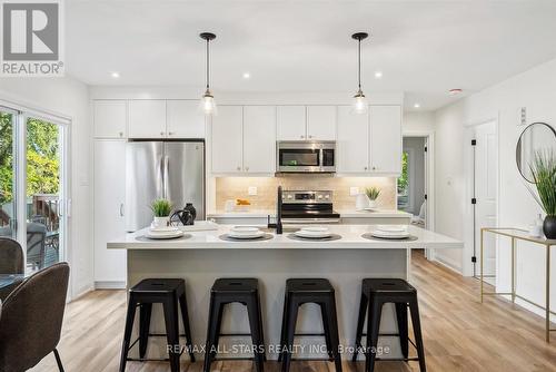 11 Campion Court, Georgina, ON - Indoor Photo Showing Kitchen With Stainless Steel Kitchen With Upgraded Kitchen