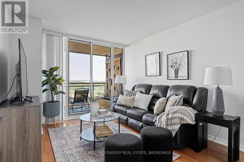 1201 - 350 Red Maple Road, Richmond Hill (Langstaff), ON - Indoor Photo Showing Living Room