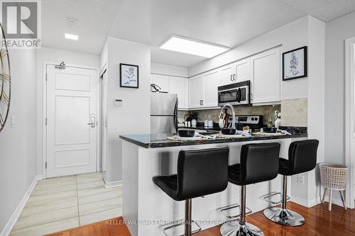 1201 - 350 Red Maple Road, Richmond Hill (Langstaff), ON - Indoor Photo Showing Kitchen