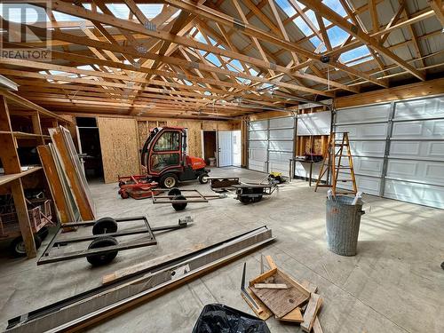 3251 41St Street, Osoyoos, BC - Indoor Photo Showing Garage