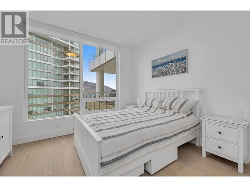 1191 Sunset Street Unit# 1905, Kelowna, BC - Indoor Photo Showing Bedroom