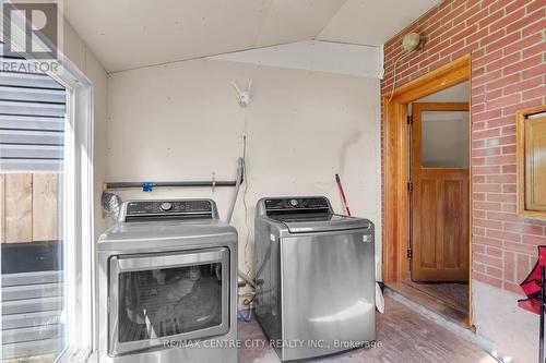 301 Reynolds Road, London, ON - Indoor Photo Showing Laundry Room