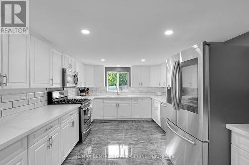 301 Reynolds Road, London, ON - Indoor Photo Showing Kitchen With Stainless Steel Kitchen With Upgraded Kitchen