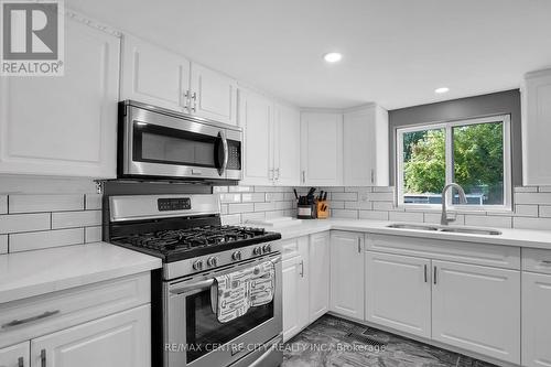 301 Reynolds Road, London, ON - Indoor Photo Showing Kitchen With Double Sink