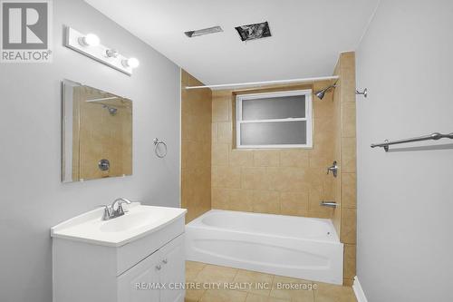 301 Reynolds Road, London, ON - Indoor Photo Showing Bathroom