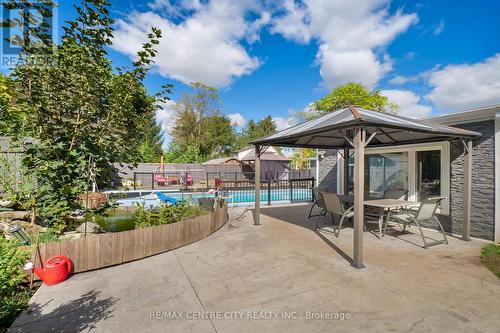 301 Reynolds Road, London, ON - Outdoor With In Ground Pool