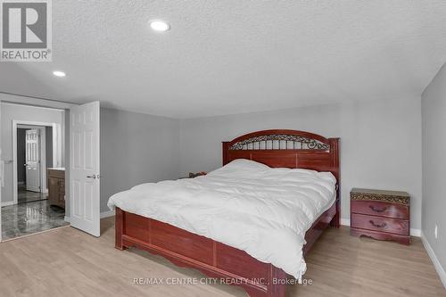 301 Reynolds Road, London, ON - Indoor Photo Showing Bedroom