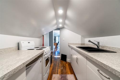 491 6 Street, Salmon Arm, BC - Indoor Photo Showing Kitchen With Double Sink