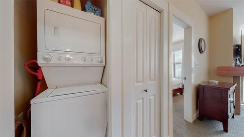 234-4200 Lakeshore Drive Drive, Osoyoos, BC - Indoor Photo Showing Laundry Room