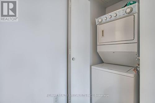 601 - 60 Byng Avenue, Toronto, ON - Indoor Photo Showing Laundry Room