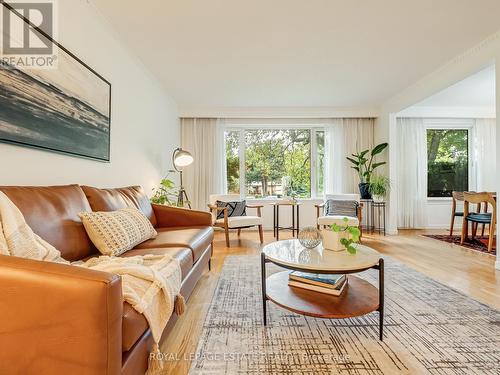 40 Dukinfield Crescent, Toronto, ON - Indoor Photo Showing Living Room