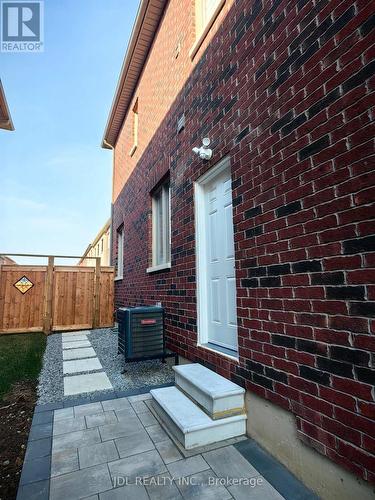 164 Tempel Street, Richmond Hill, ON - Outdoor With Exterior