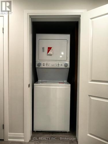 164 Tempel Street, Richmond Hill, ON - Indoor Photo Showing Laundry Room